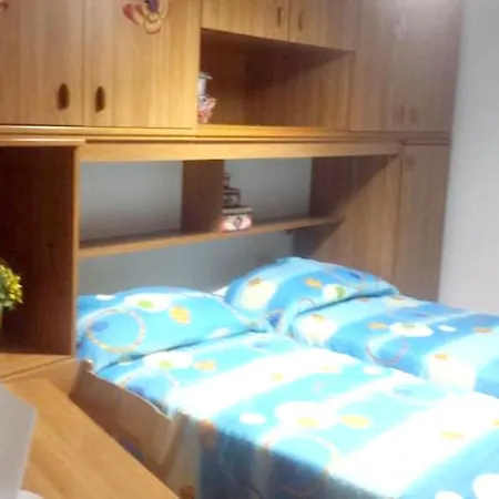 4 Bedrooms House With Jacuzzi Terrace And Wifi At Holiday home
